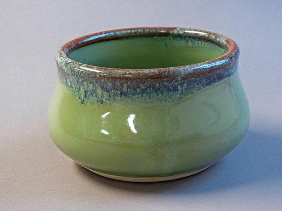 Medium Ceramic Spaniel Bowl/Bassett dog bowl, Lead-Free Glaze