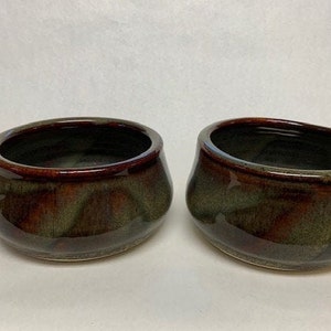 Small pair of Spaniel bowls, dog dishes, pet bowls, ceramic image 1