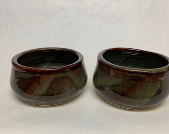 Small pair of Spaniel bowls, dog dishes, pet bowls, ceramic