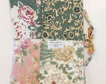 Bibelhülle im Vintage-Stil mit floralem Patchwork-Muster | Gesteppter Bibelumschlag
