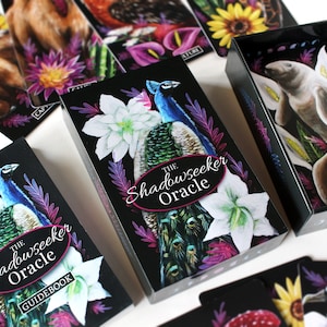 Deck ORACLE Chercheur d'ombres | Deck Oracle sombre avec animaux, fleurs et plantes, cartes Oracle avec guide, deck Oracle indépendant