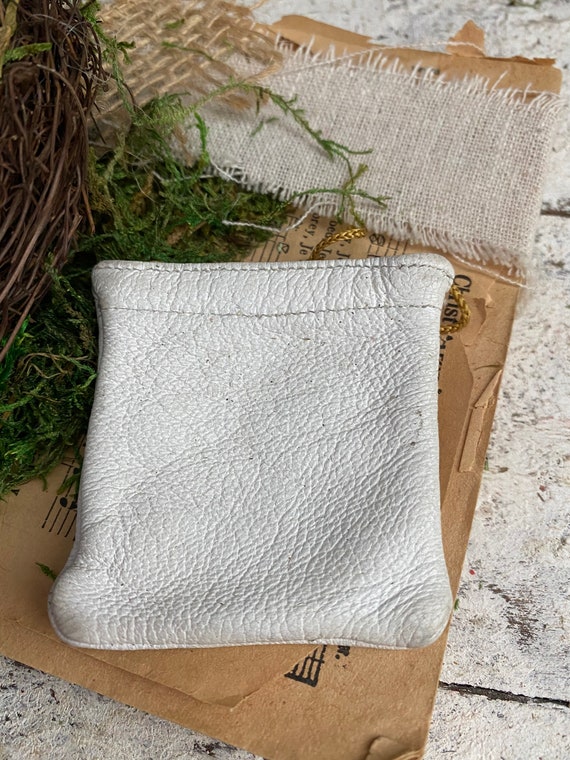 Small White Leather Jewelry Pouch, Jewelry Presen… - image 2