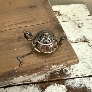 Silver Plate Tea Infuser: Teapot Design, Vintage Tea Steeper
