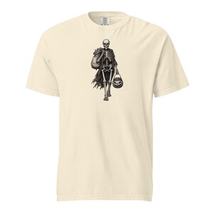 Skeleton Trick or Treater Shirt, Comfort Colors 1717, Vintage Halloween Tee, Pumpkin Candy Bucket Graphic, Unisex Spooky Gift for Men Women