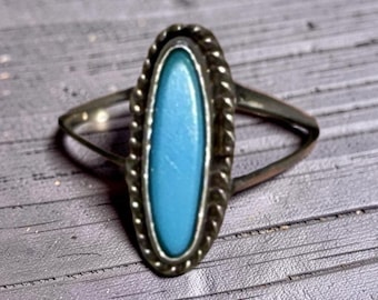 Vintage Sterling Silver Native Tribal Turquoise Ring