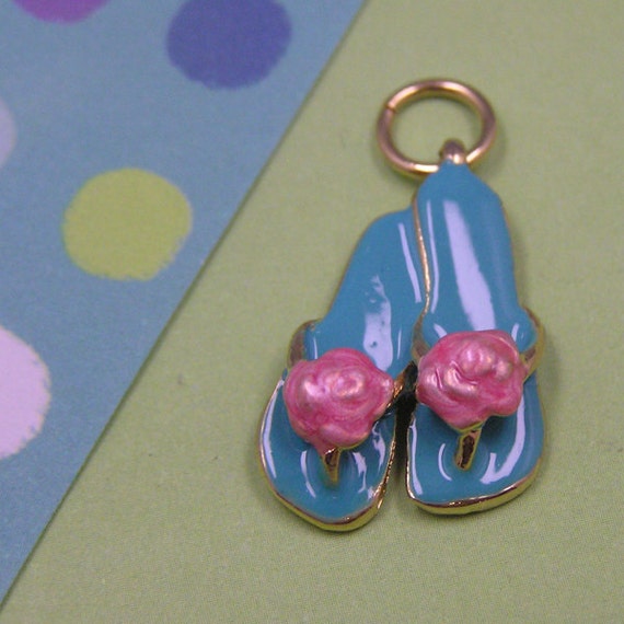 H43 Gold Beach Flip Flop Charm with blue enamel and pink flower