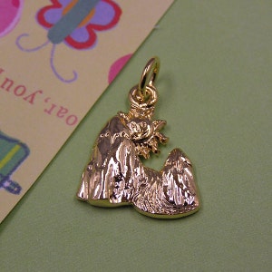 T35 Gold Mountain Sun Mt Everest Pikes Peak Matterhorn Alps Charm