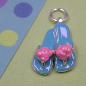 H43 Gold Beach Flip Flop Charm with blue enamel and pink flower