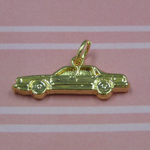 C43 Gold Racing Car Racing Flags NASCAR Sprint Car Race Car Charm