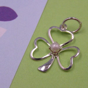 T6 Silver Shamrock Charm with Pearl - 4-Leaf Clover Leprechaun Irish Good Luck