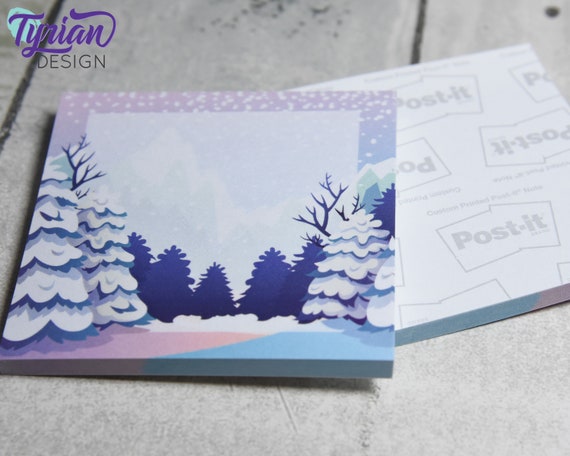 Notes post-it sur les arbres dhiver Paysage de neige avec de