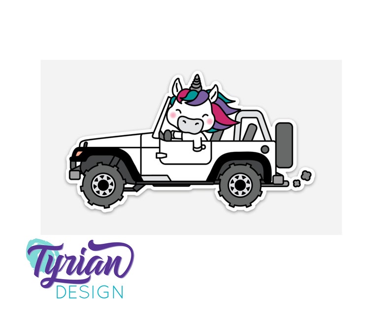 Puede incluir: Un jeep blanco con un unicornio conduciendo. El unicornio tiene una melena y un cuerno rosa, morado y azul. El jeep tiene neum&aacute;ticos negros y un parachoques negro.