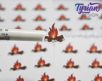 Pegatinas de fuego de campamento dibujadas a mano. ¿Estás listo para las hogueras? Pegatinas para fogatas Ideal para planificadores, diarios y calendarios.