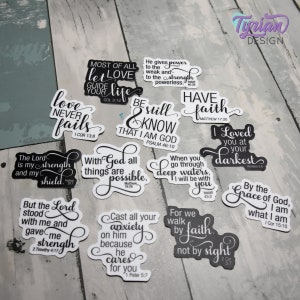 Kleine vinylstickers met bijbelteksten | Kies en kies 1 of alle 13 | Stickers zijn gemaakt van weerbestendig vinyl van hoge kwaliteit | 2 x 2 ongeveer inch