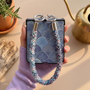 Blue Shell Pattern Chain Case Motorola Razr 60 Ultra 50 Ultra