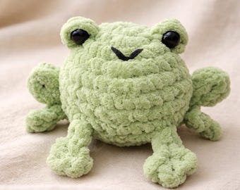 No Sew Crochet Frog Pattern | Mini Frog Amigurumi | Cute Frog Bag Charm | Beginner Crochet Pattern
