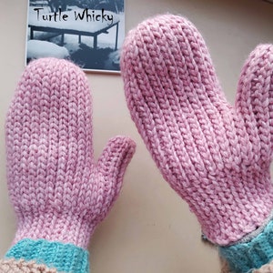 Crochet mittens pattern. How to crochet simple and easy knit look mittens. Crochet gloves pattern