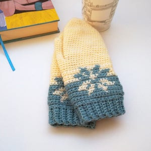 Crochet snowflake mittens pattern. *PDF Pattern Only*. Crochet mittens. Instant Download. Crochet mittens pattern, Crochet Nordic Snowflake