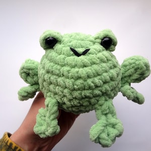 Padrão de crochê de sapo Amigurumi fácil e sem costura | Tutorial de chaveiro Froggy para iniciantes | Padrão de brinquedo de pelúcia faça você mesmo