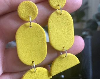 Yellow textured dangly earrings "Sonnet" small