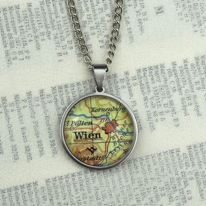Colgante de cadena con mapa original | VIENA Ø 2,8 cm