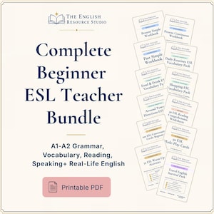 Op de afbeelding: Een compleet ESL-docentenpakket voor beginners met A1-A2 grammatica, woordenschat, lees- en spreekvaardigheid. De set bevat diverse printbare PDF-werkboeken en pakketten van The English Resource Studio, weergegeven in een verticale stapel.