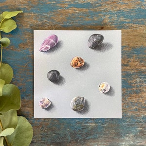 Beach Pebbles carte vierge art dessiné à la main, cailloux décor de maison de plage bord de mer art côtier cabane de plage peignage de plage