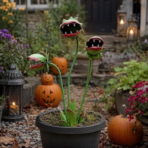 Venus Flytrap Garden Stake, Carnivorous Plant Yard Art, Gothic Garden Ornament, Halloween Outdoor Decor