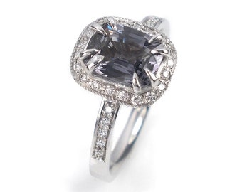 Engagement ring, application ring, ring in white gold with grey spinel antique and diamonds