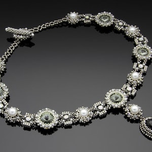 Queen&#39;s Tear Necklace Tutorial