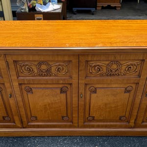 Customize Henredon Sideboard/ Buffett