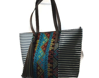 Boho Camera Bag: Padded DSLR Purse with Tassel