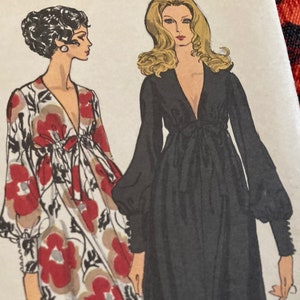 Vintage 1970s Vogue 7630 Jean Shrimpton Sewing pattern Size 12 Bust 34