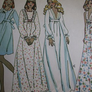 Vintage 1970's McCall's 4731 Nightgown Dress Sewing Pattern Size Petite 6-8 Bust 30.5-31.5