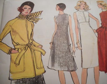 Vintage 1970's Vogue 8200 Dress, Coat and Jacket Sewing Pattern Size 8 Bust 31.5 FF