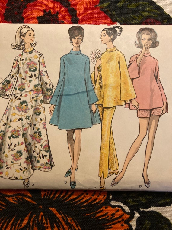 Vintage 1960s Vogue 7220 Gown and Pajamas Sewing Pattern Size | Etsy