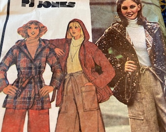 Vintage 1970s McCall’s 5737 Sewing Pattern Size Petite 6-8 or Size Small 10-12 Bust 32.5-34