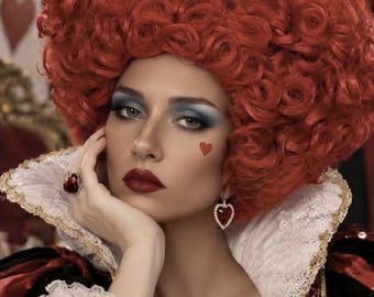 Czerwona kręcona peruka, cosplay inspirowany Królową Kier, peruka na Halloween
