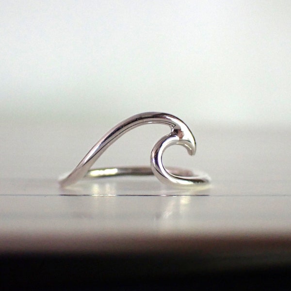 Wave Ring//Sterling Silver//Handcrafted//Made to Order//Hammered or Smooth Finish