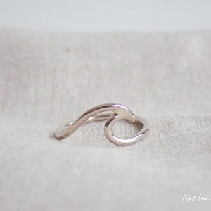 Solid 14kt Gold Wave Ring//Handcrafted//Made to Order//Minimalist Jewelry//Nautical image 2