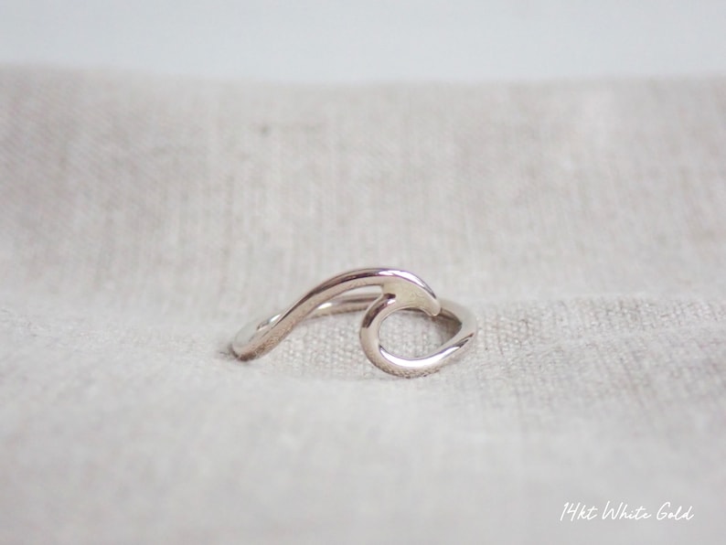 Solid 14kt Gold Wave Ring//Handcrafted//Made to Order//Minimalist Jewelry//Nautical image 2