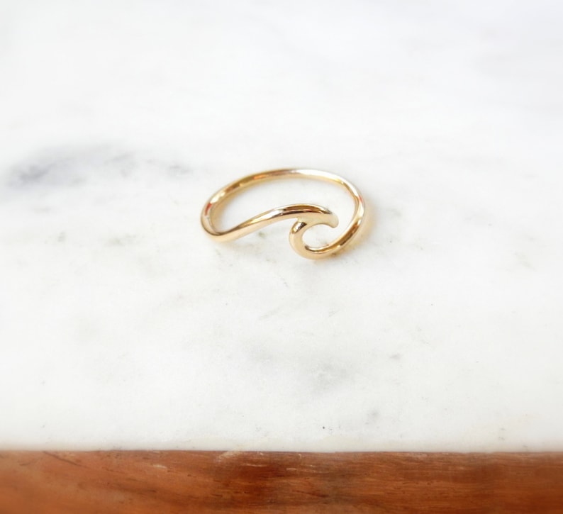 Solid 14kt Gold Wave Ring//Handcrafted//Made to Order//Minimalist Jewelry//Nautical image 3