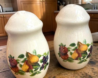 Vintage Sakura Sonoma Fruit Salt and Pepper Shakers Set, 1990s Speckled Stoneware Ceramic, Cottage Farmhouse Kitchen Decor, Pears Grapes