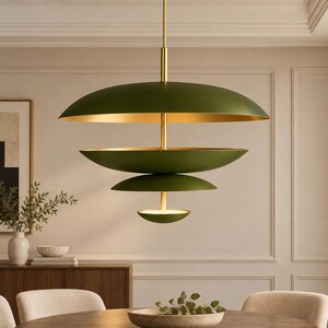 Lámpara de araña de latón verde oliva, lámpara colgante de estilo moderno de mediados de siglo, lámpara de techo escultural, iluminación vintage para comedor.