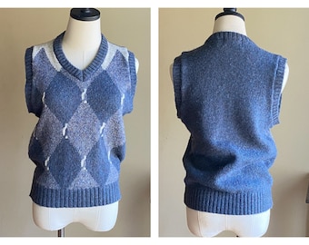 Vintage 70’s wool knit sweater vest blue gray argyle McGregor // 38” chest