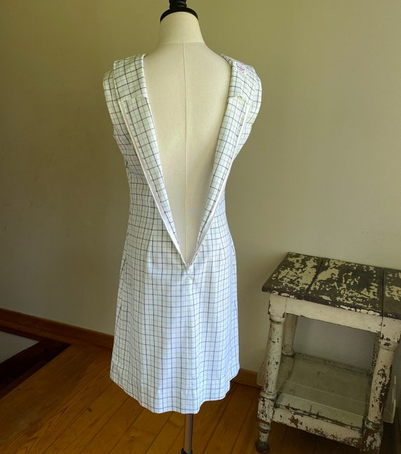 Vintage 60’s shift dress white sleeveless green b… - image 6