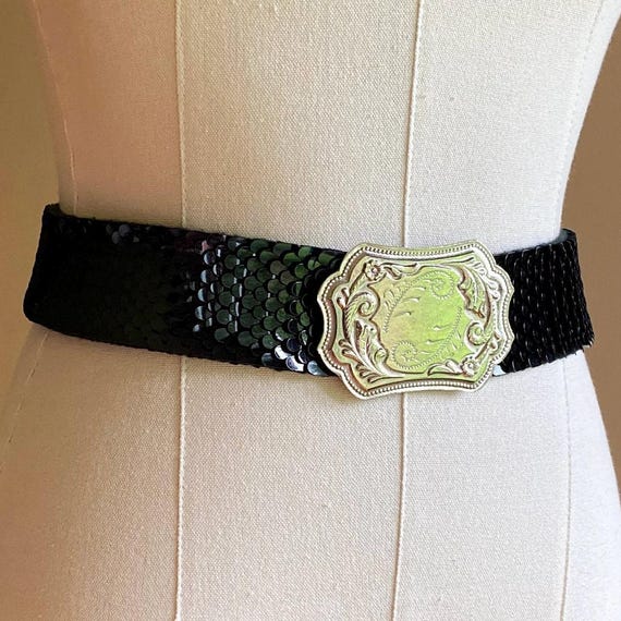 Vintage Fishscale Stretch Belt Vintage Gold Metal Fishscale Skinny Belt Stretch Size 31.5  main image 3