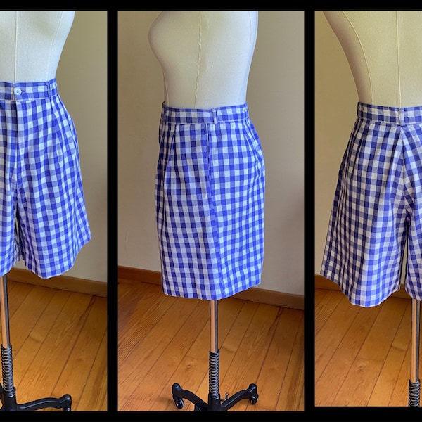 Vintage 80’s gingham shorts blue & white pleated high rise cotton // 28” waist