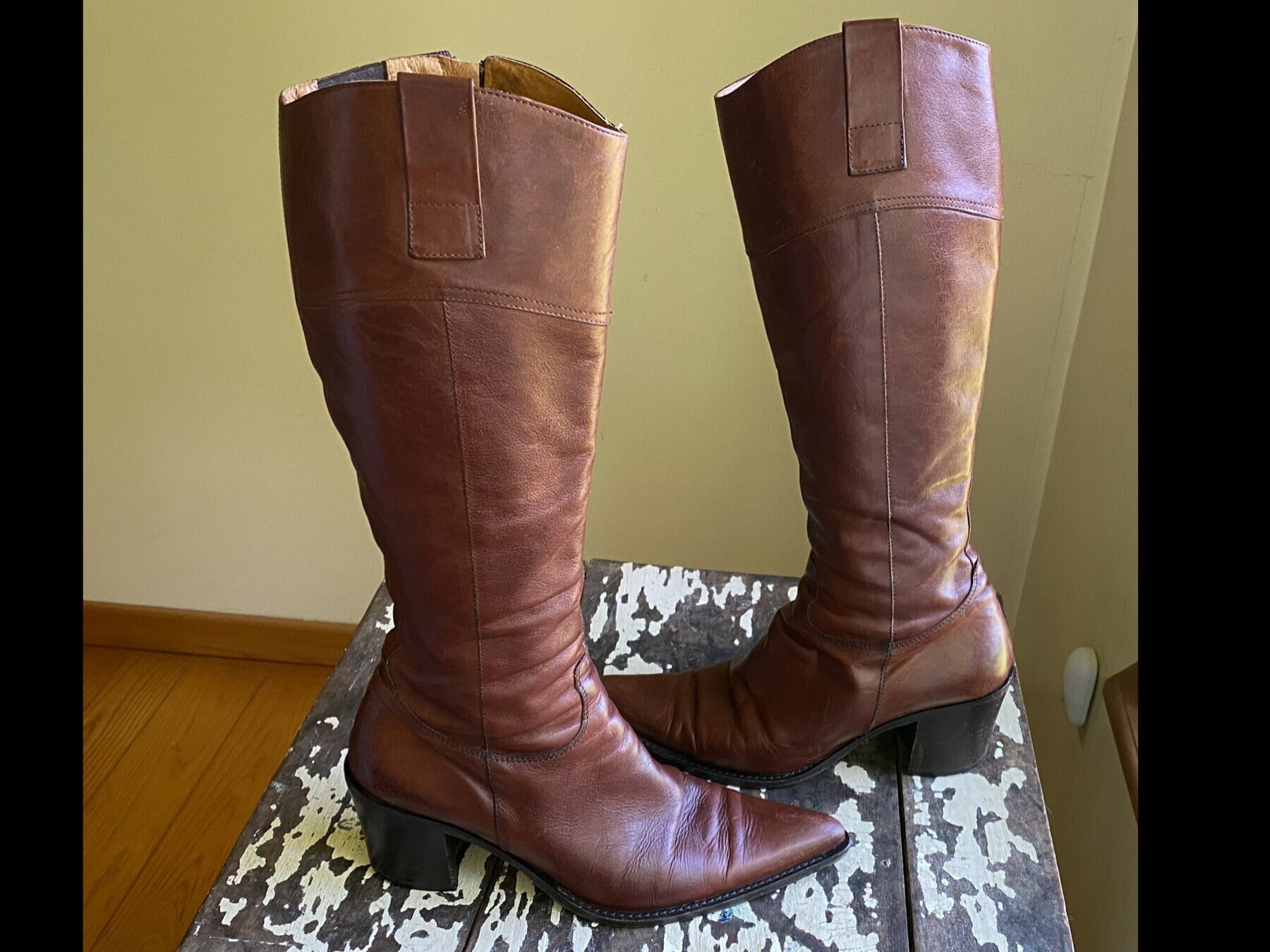 Vintage 1960s -70s MOD Knee High Brown Leather Boots Zip Up - Sz 7 -  Awesome!