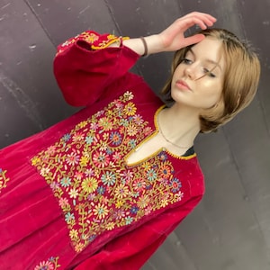 1960s Bedouin Gown-Red Velvet Floral Embroidery Caftan-Robe-Boho-Hippie-Dress-Formal-Ethereal-Gorgeous